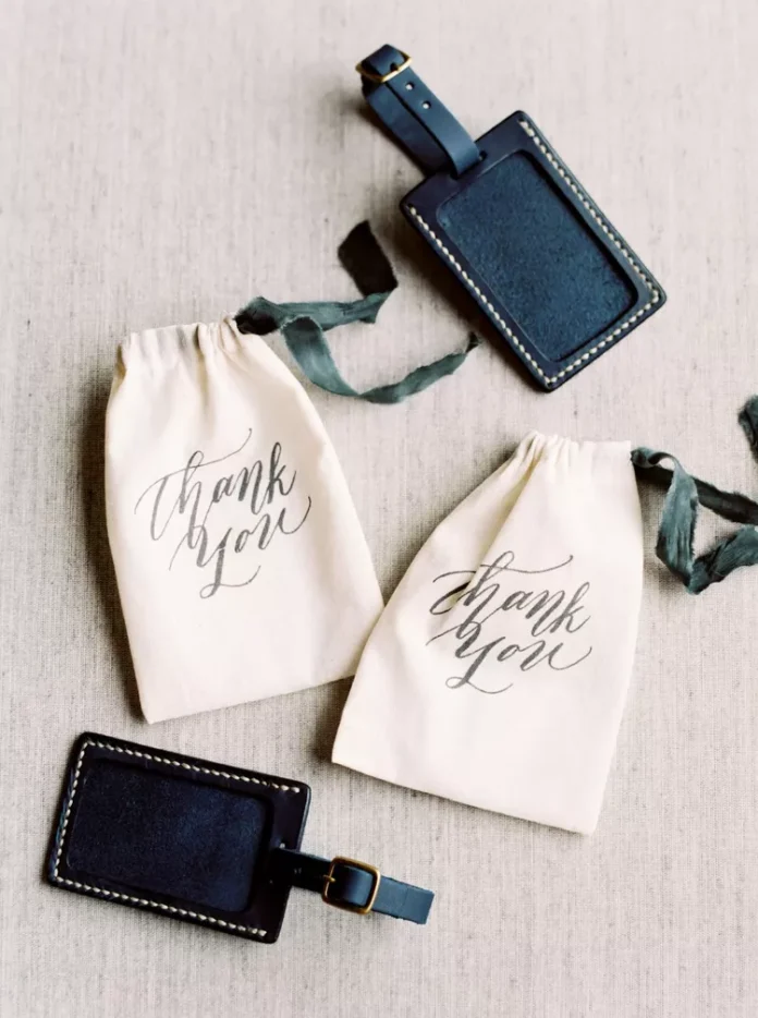 Destination Wedding Favors Inspired by Travel: Top 29 Unique Gift Ideas