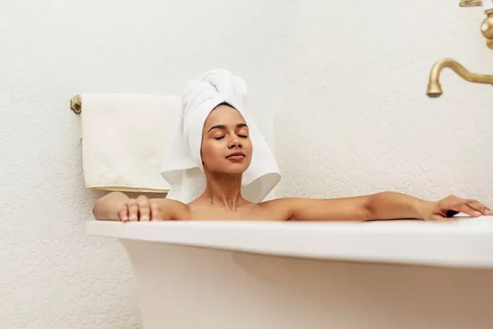 Oatmeal Bath for Skin Relief: How to Make a Soothing Soak at Home